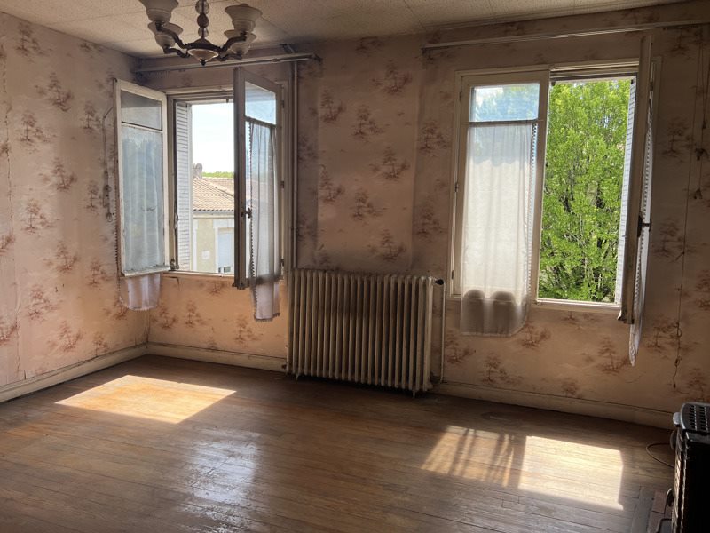 Vente Maison VOEUIL ET GIGET - 6 pièces -142 m² - (16400)