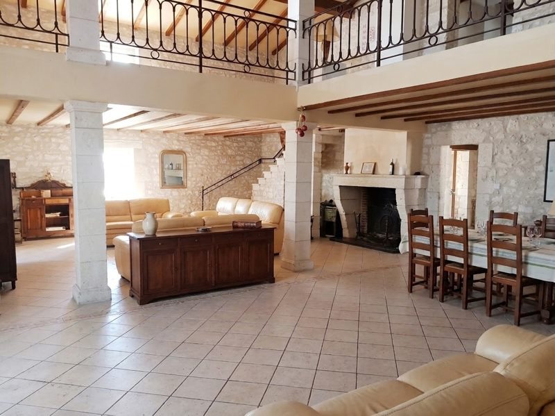 Vente Maison Thénac - 8 pièces -324 m² - (24240)