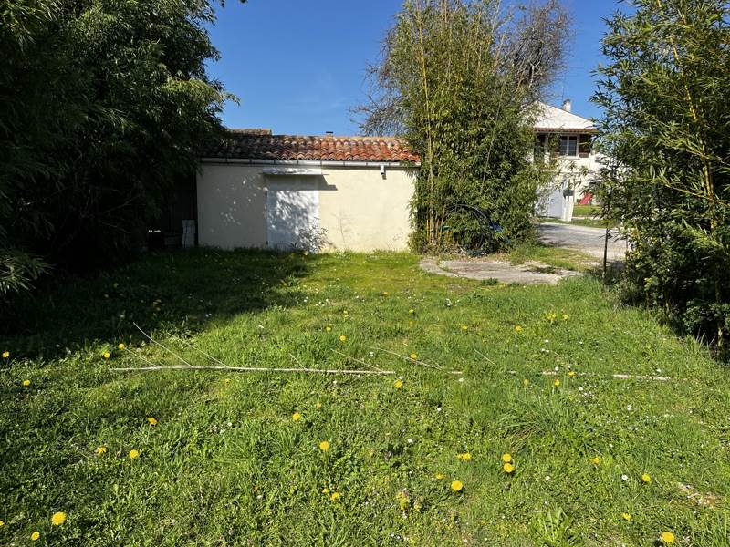 Vente Terrain COGNAC - -690 m² - (16100)
