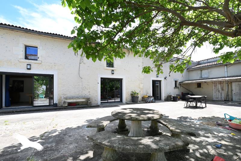 Vente Maison ST LAURENT DE COGNAC - 5 pièces -125 m² - (16100)