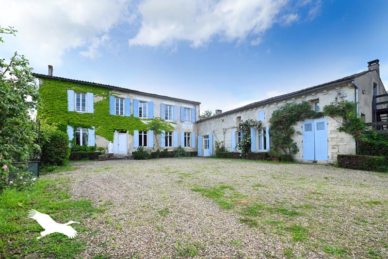 Vente Maison CHERVES RICHEMONT - 10 pièces -776 m² - (16370)