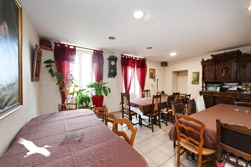 Vente Maison CHERVES RICHEMONT - 10 pièces -776 m² - (16370)