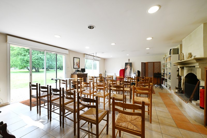 Vente Maison CHERVES RICHEMONT - 10 pièces -776 m² - (16370)