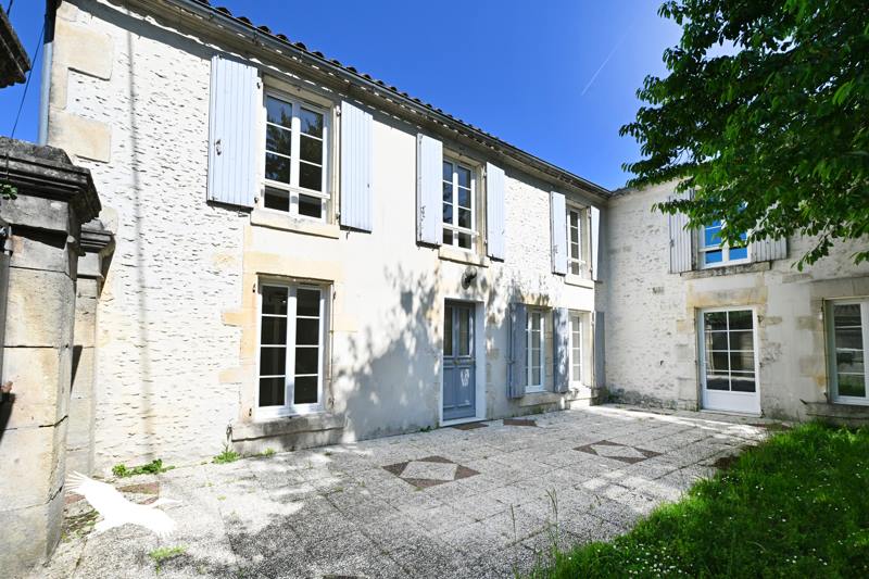 Vente Maison COGNAC - 8 pièces -255 m² - (16100)