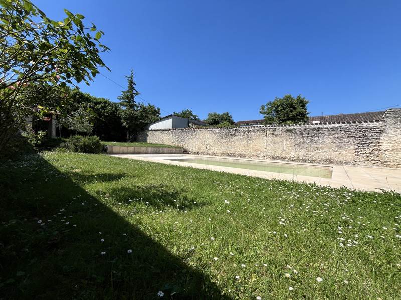 Vente Maison COGNAC - 8 pièces -255 m² - (16100)