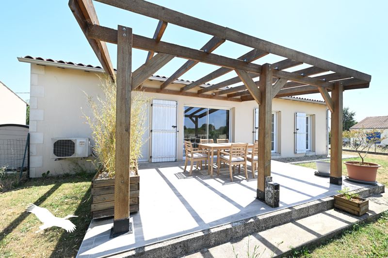Vente Maison CHERVES RICHEMONT - 5 pièces -97 m² - (16370)