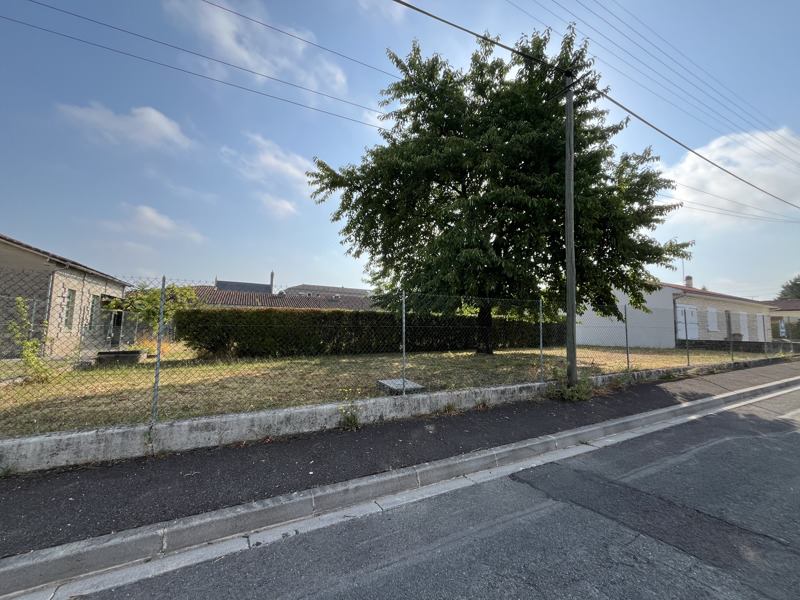 Vente Terrain COGNAC - -645 m² - (16100)