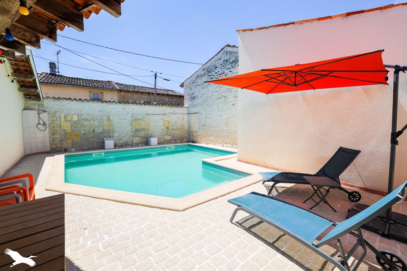 Vente Maison LOUZAC ST ANDRE - 8 pièces -407 m² - (16100)
