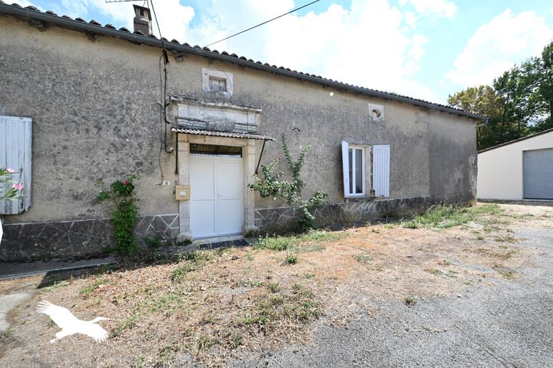 Vente Maison Louzac-Saint-André - 4 pièces -136 m² - (16100)