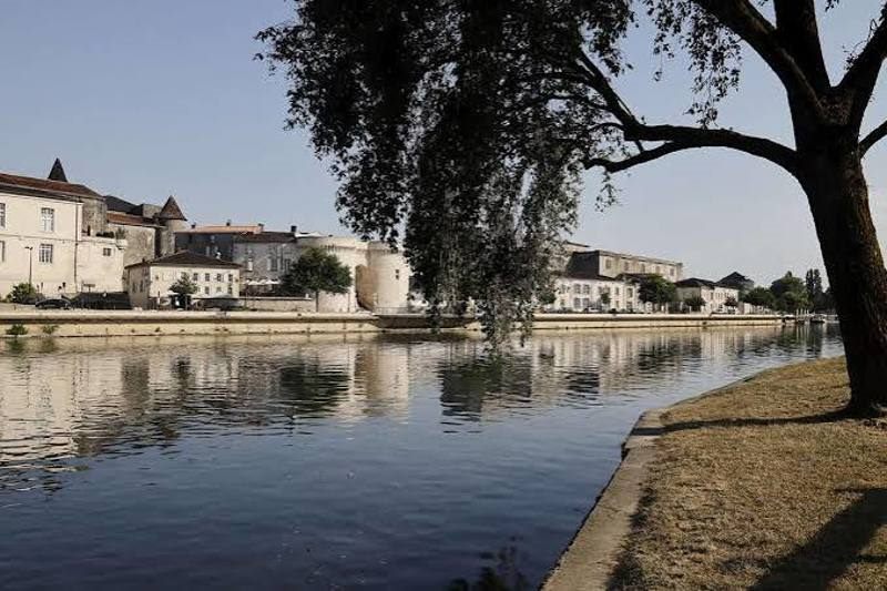 Vente Maison COGNAC - 2 pièces -52 m² - (16100)