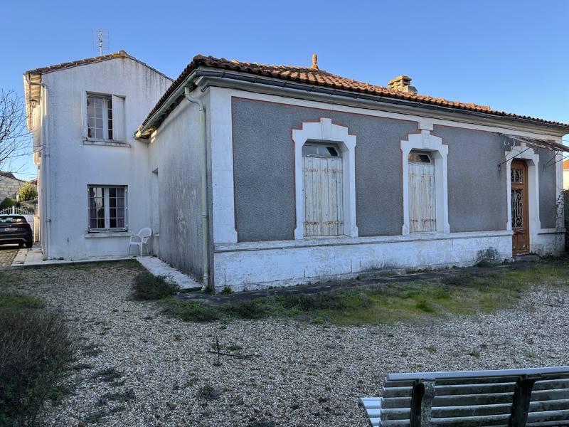 Vente Maison LORIGNAC - 8 pièces -105 m² - (17240)