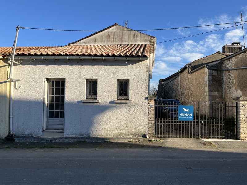 Vente Maison LORIGNAC - 8 pièces -105 m² - (17240)