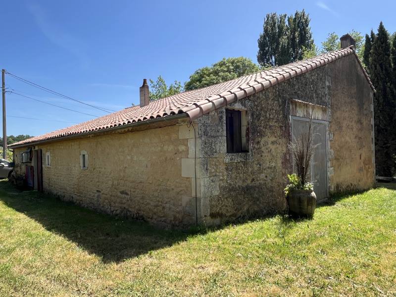 Vente Maison ST BONNET SUR GIRONDE - 6 pièces -173 m² - (17150)