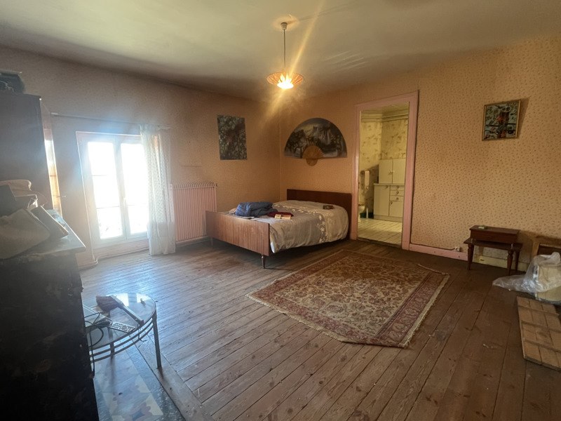 Vente Maison ST BONNET SUR GIRONDE - 12 pièces -294 m² - (17150)