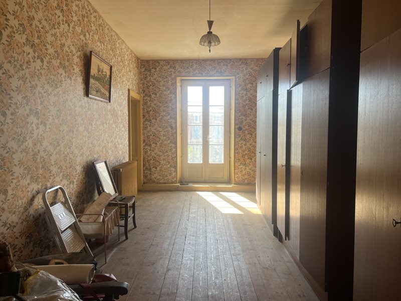 Vente Maison ST BONNET SUR GIRONDE - 12 pièces -294 m² - (17150)
