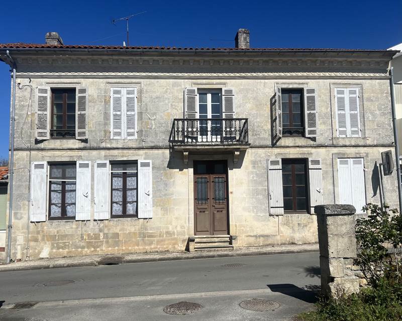 Vente Maison ST BONNET SUR GIRONDE - 12 pièces -294 m² - (17150)