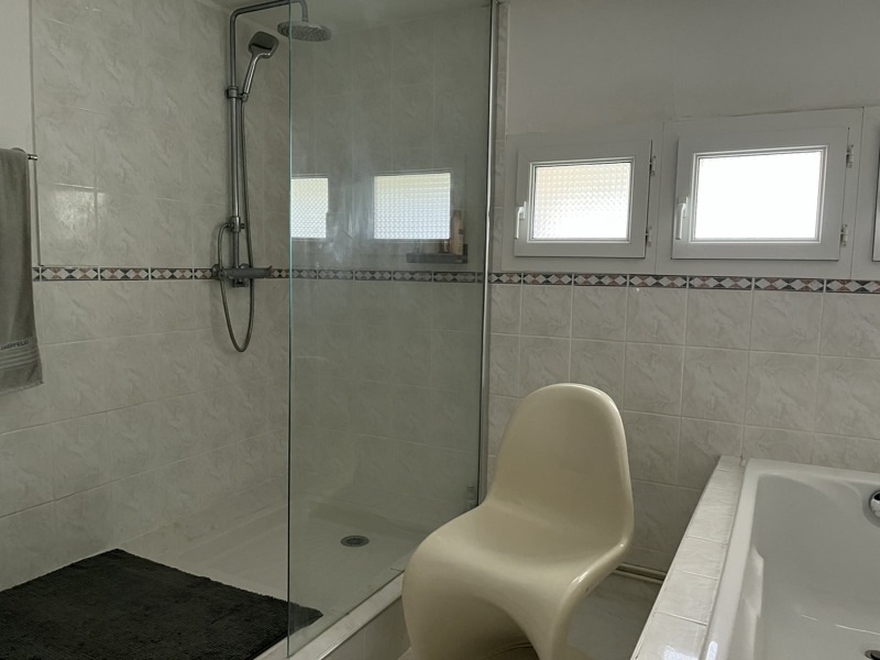 Vente Maison ST BONNET SUR GIRONDE - 6 pièces -244 m² - (17150)