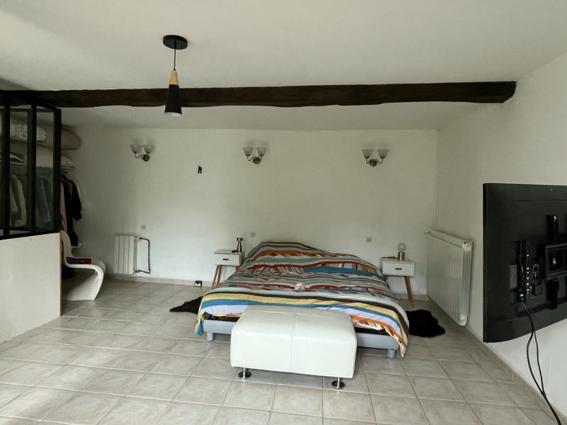 Vente Maison ST BONNET SUR GIRONDE - 6 pièces -244 m² - (17150)