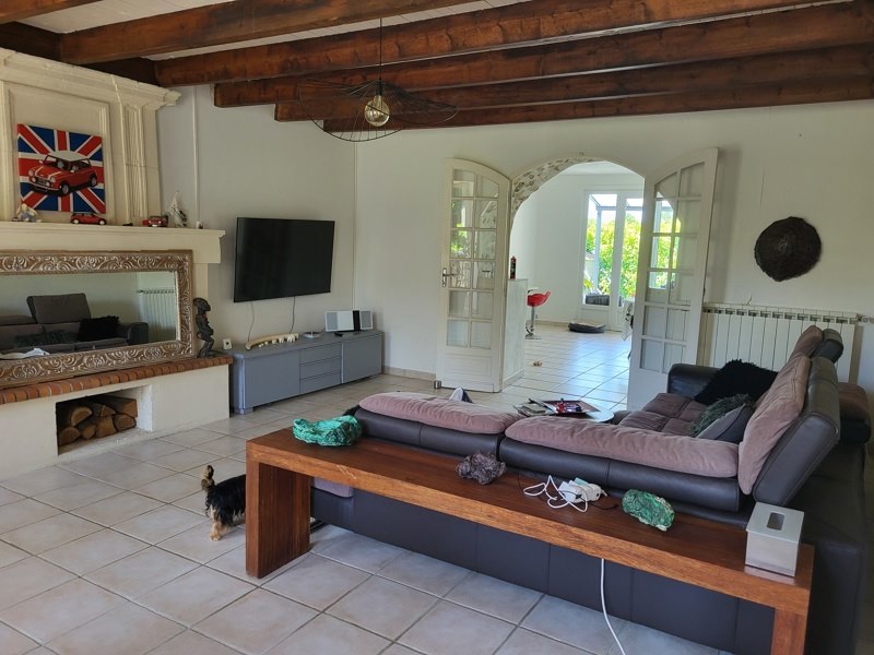 Vente Maison ST BONNET SUR GIRONDE - 6 pièces -244 m² - (17150)