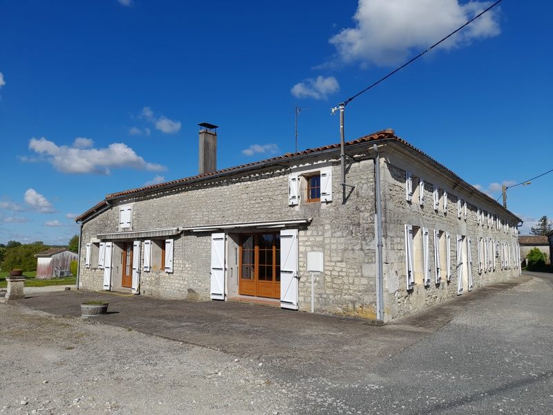 Vente Maison STE RAMEE - 10 pièces -275 m² - (17240)
