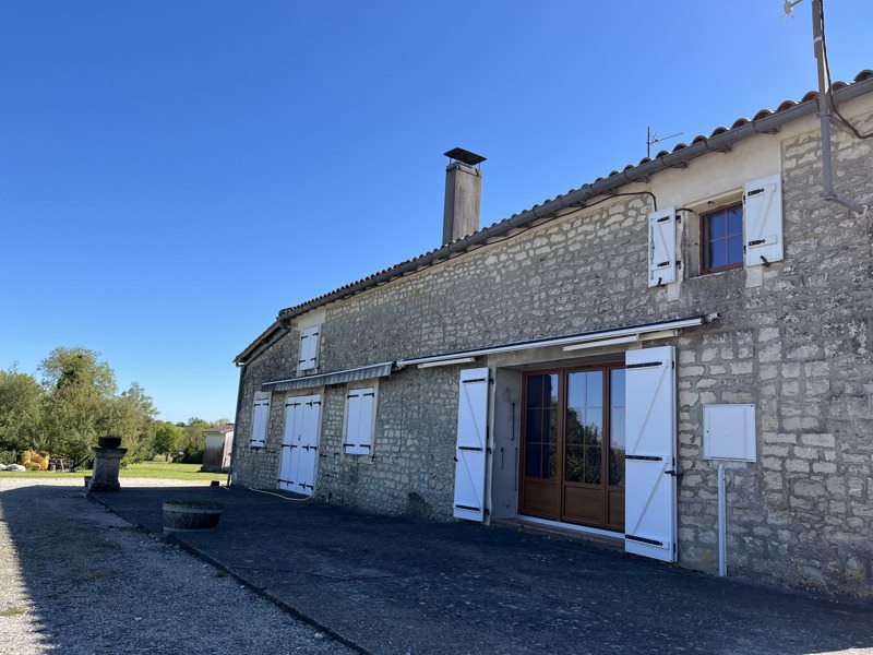 Vente Maison STE RAMEE - 10 pièces -275 m² - (17240)