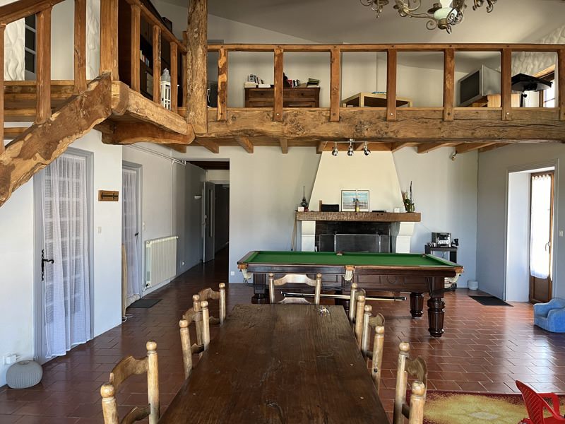 Vente Maison STE RAMEE - 10 pièces -275 m² - (17240)