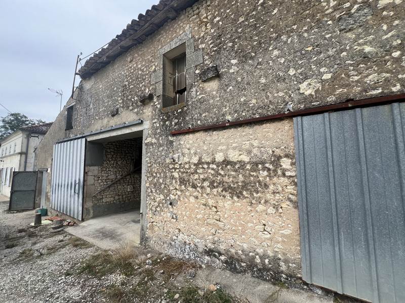 Vente Grange SEMOUSSAC - 4 pièces -550 m² - (17150)