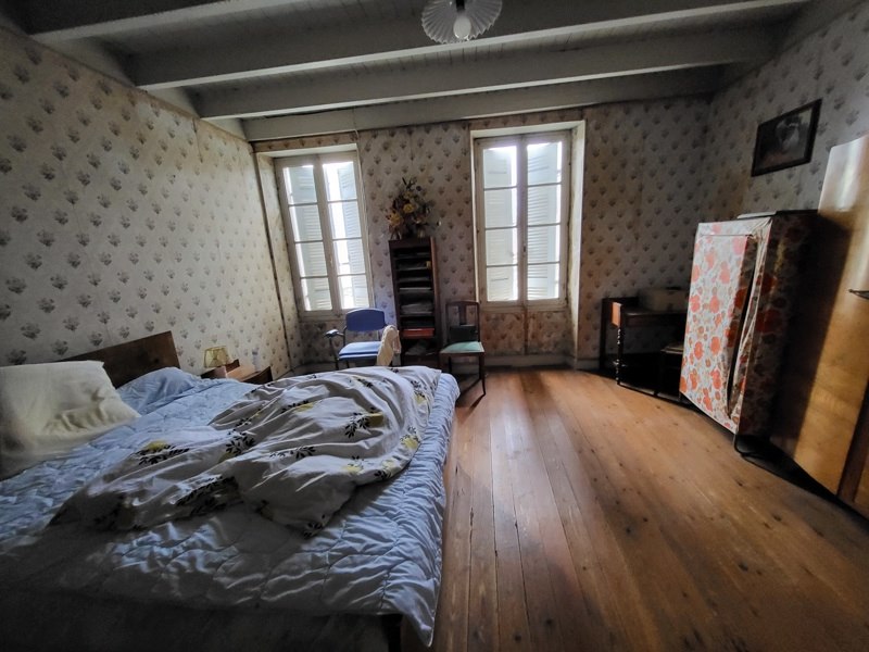 Vente Maison MIRAMBEAU - 5 pièces -126 m² - (17150)