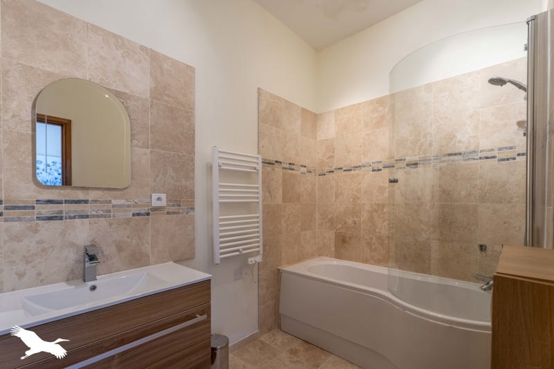 Vente Maison ST GEORGES DES AGOUTS - 4 pièces -192 m² - (17150)