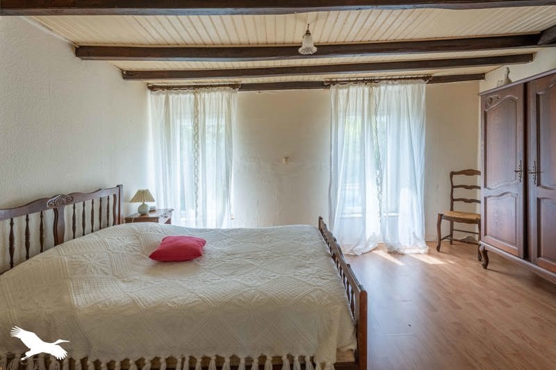 Vente Maison ST BONNET SUR GIRONDE - 6 pièces -170 m² - (17150)