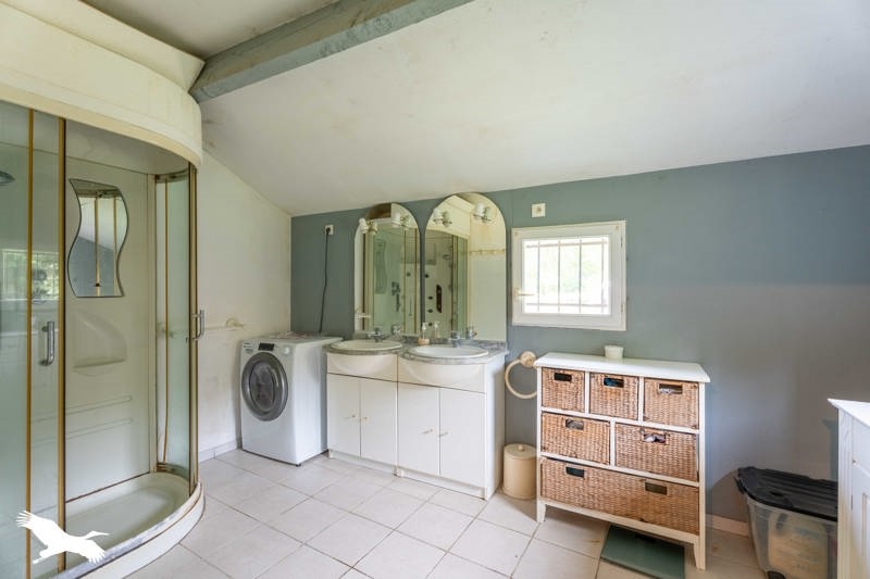 Vente Maison ST BONNET SUR GIRONDE - 6 pièces -170 m² - (17150)