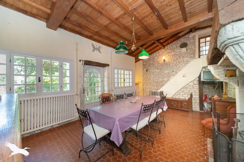 Vente Maison ST FORT SUR GIRONDE - 6 pièces -162 m² - (17240)