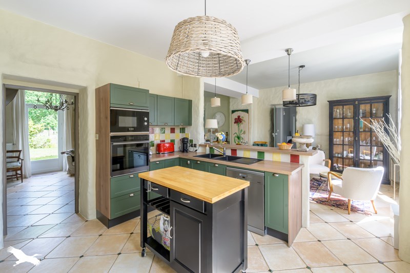 Vente Maison MIOS - 6 pièces -210 m² - (33380)