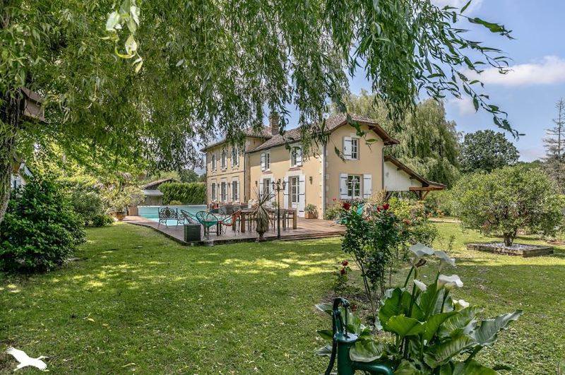 Vente Maison MIOS - 11 pièces -230 m² - (33380)