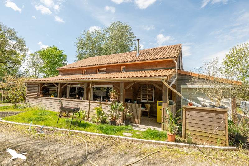 Vente Maison MEDIS - 5 pièces -151 m² - (17600)