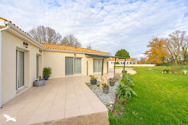 Vente Maison BREUILLET - 5 pièces -108 m² - (17920)