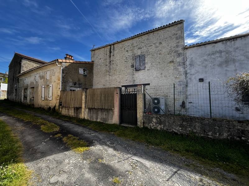 Vente Maison BORDS - 6 pièces -172 m² - (17430)