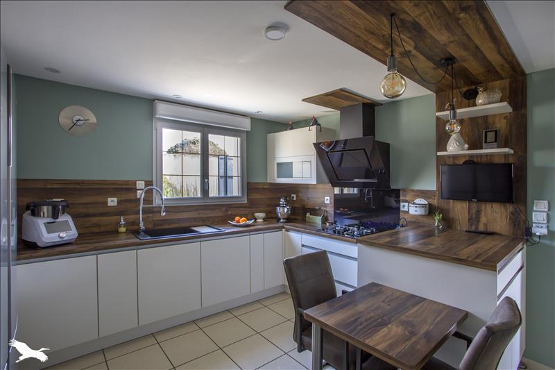 Vente Maison LUSSANT - 6 pièces -150 m² - (17430)