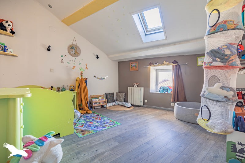 Vente Appartement TONNAY CHARENTE - 6 pièces -141 m² - (17430)