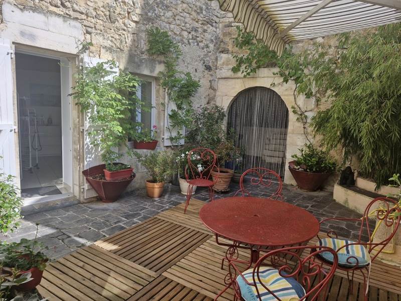 Vente Maison TONNAY CHARENTE - 6 pièces -185 m² - (17430)