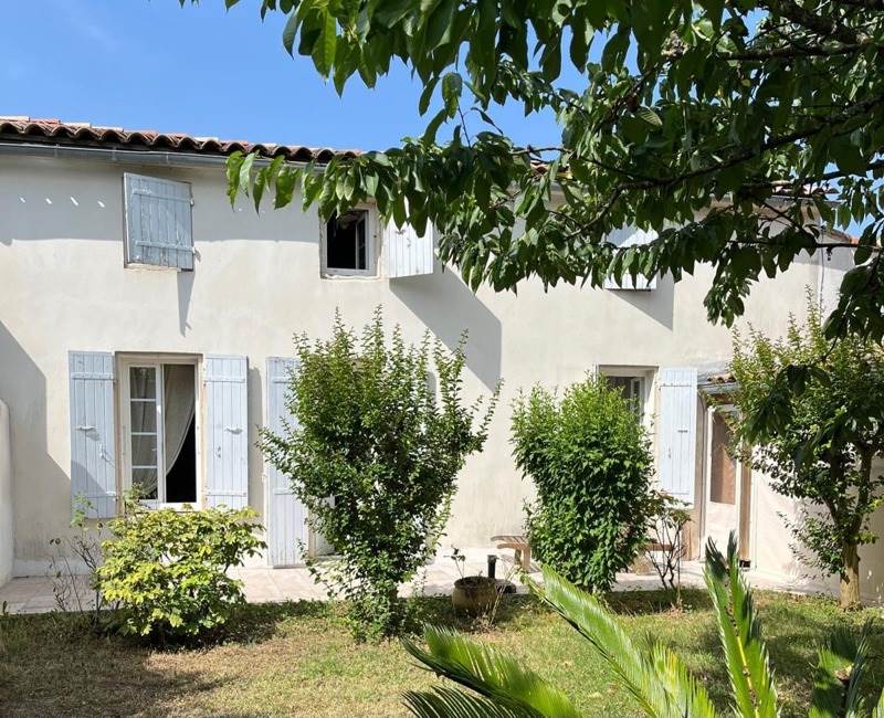 Vente Maison TONNAY CHARENTE - 4 pièces -113 m² - (17430)