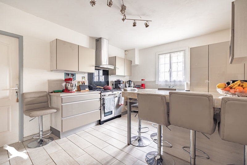 Vente Maison LUSSANT - 12 pièces -290 m² - (17430)