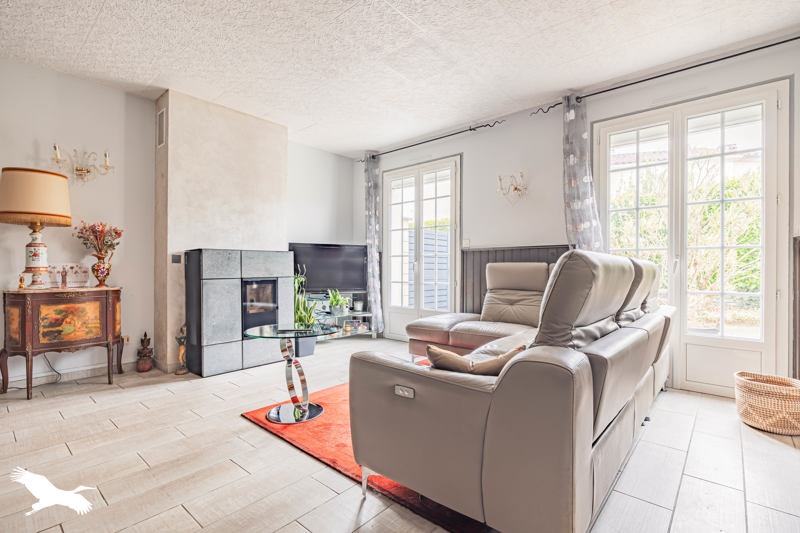 Vente Maison LUSSANT - 12 pièces -290 m² - (17430)
