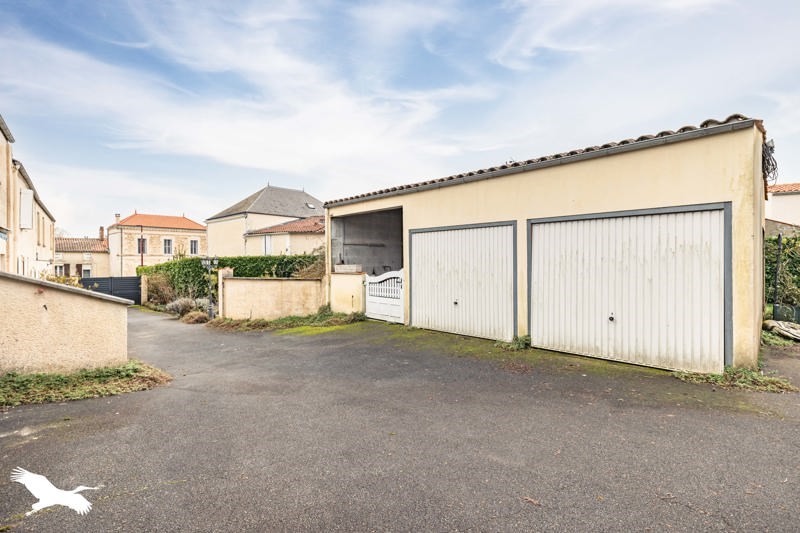 Vente Maison LUSSANT - 12 pièces -290 m² - (17430)