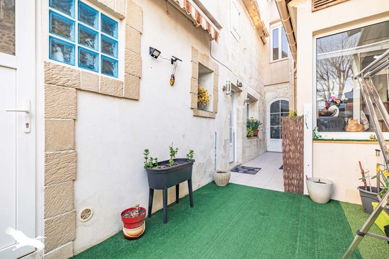 Vente Maison TONNAY CHARENTE - 6 pièces -135 m² - (17430)