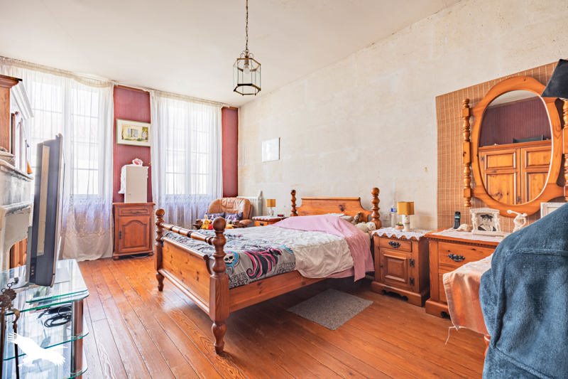 Vente Maison TONNAY CHARENTE - 6 pièces -135 m² - (17430)