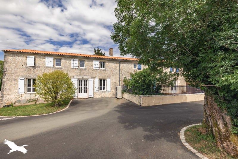 Vente Maison MORAGNE - 9 pièces -245 m² - (17430)