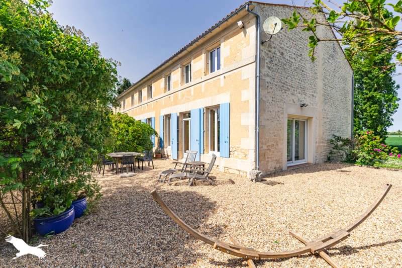Vente Maison CABARIOT - 7 pièces -190 m² - (17430)