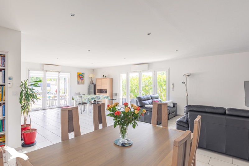 Vente Maison TONNAY CHARENTE - 5 pièces -147 m² - (17430)