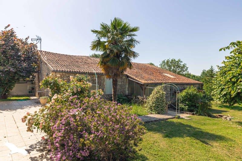 Vente Maison BORDS - 7 pièces -185 m² - (17430)
